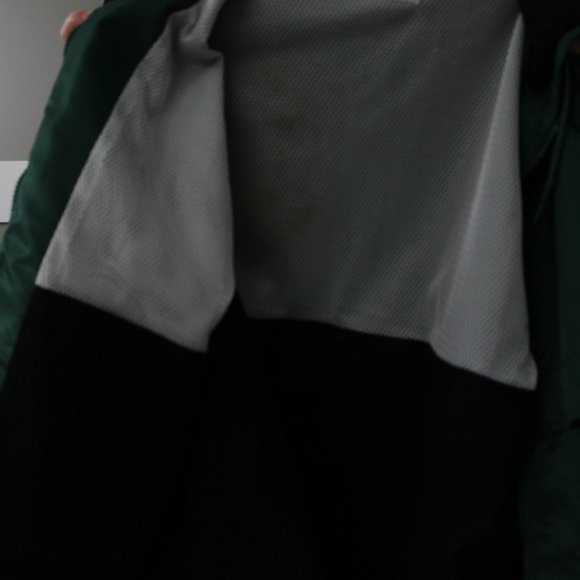 Retro Dark Green Puma Windbreaker - Picture 6 of 7